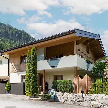 Exenberger / Smaragd 아파트 *